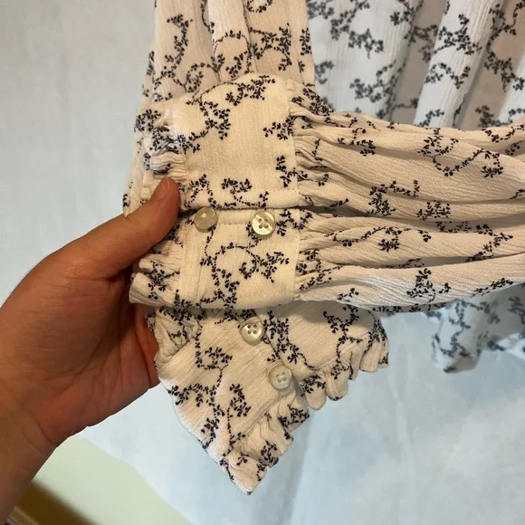 M&S Ivory Floral Boho Cottagecore Blouse Sz 6 - Picture 6 of 9